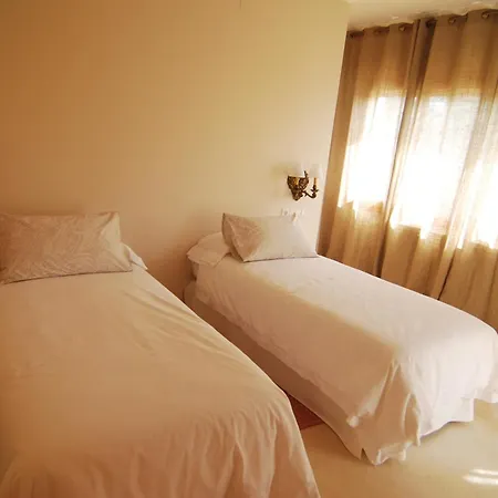 Montjuic Boutique Bed & Breakfast Girona-2